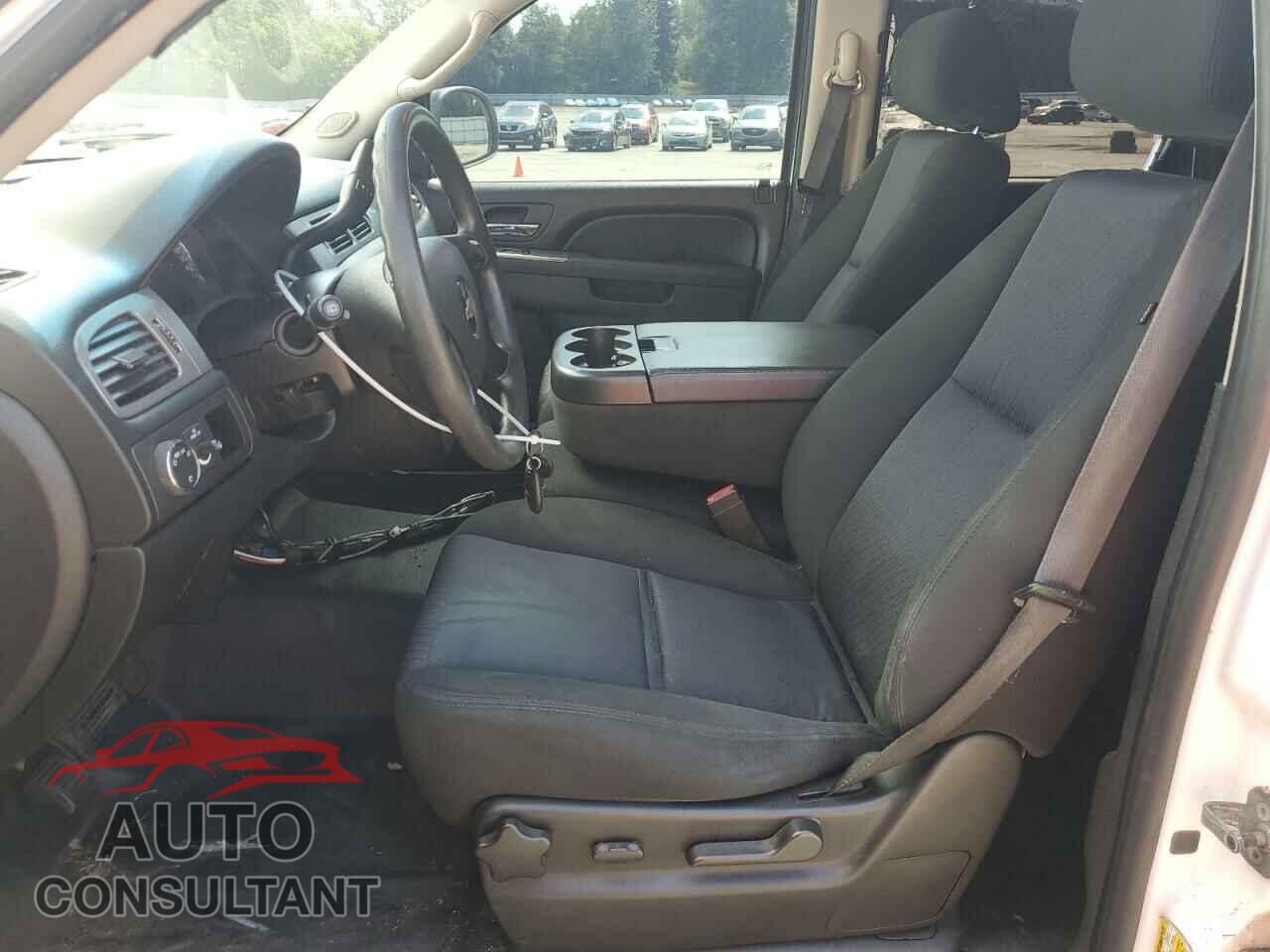 CHEVROLET TAHOE 2010 - 1GNMCAE01AR199300