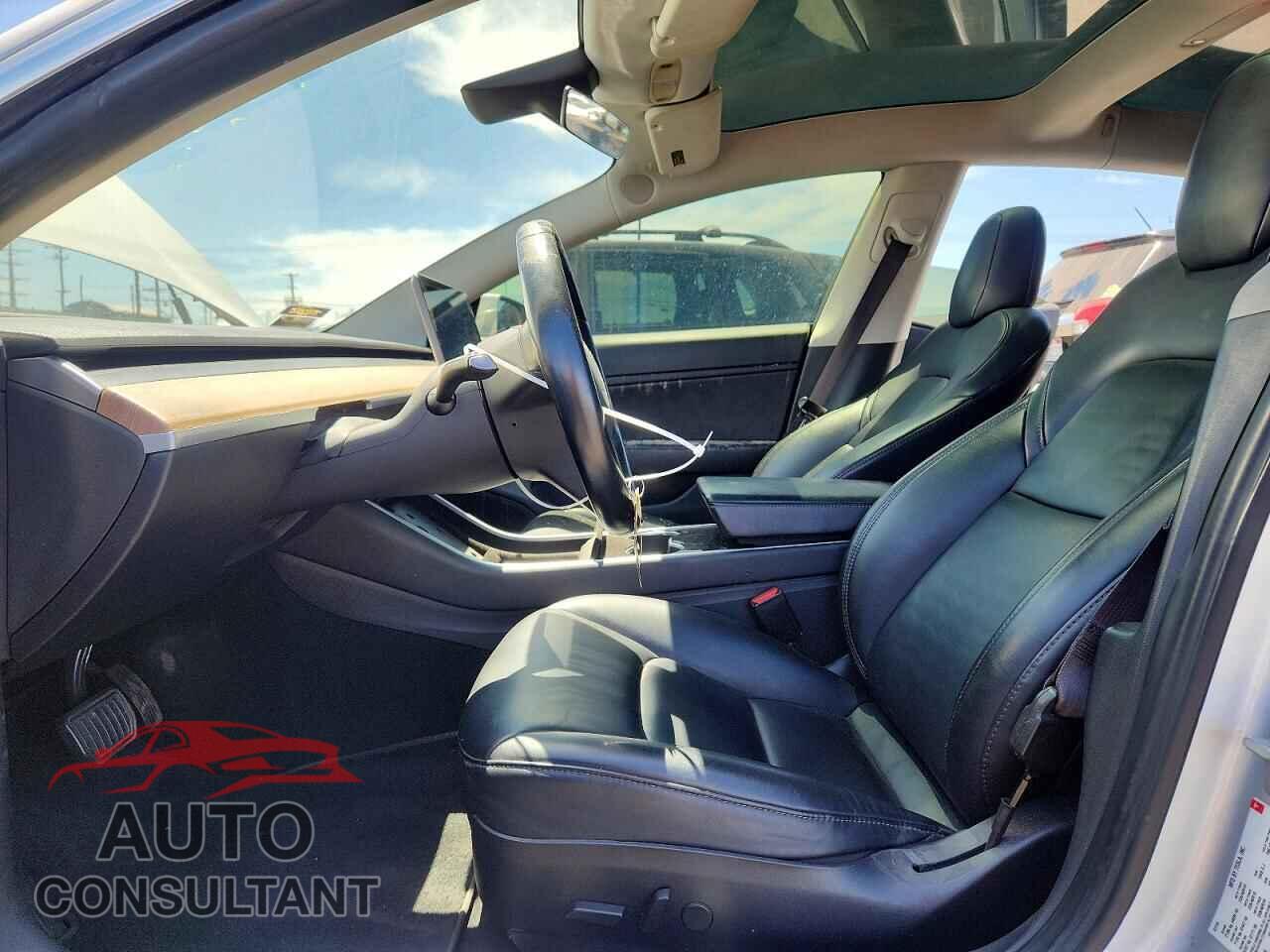 TESLA MODEL 3 2018 - 5YJ3E1EA0JF050132
