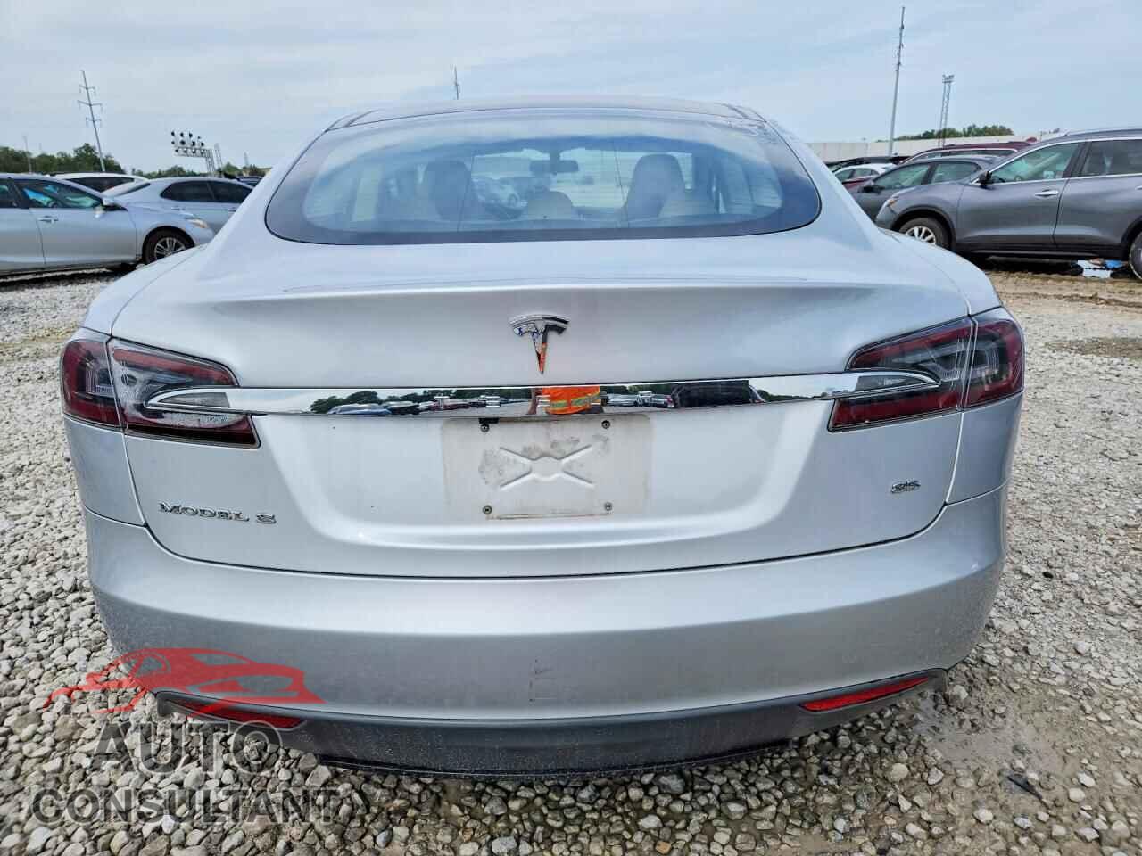 TESLA MODEL S 2013 - 5YJSA1CN0DFP22076