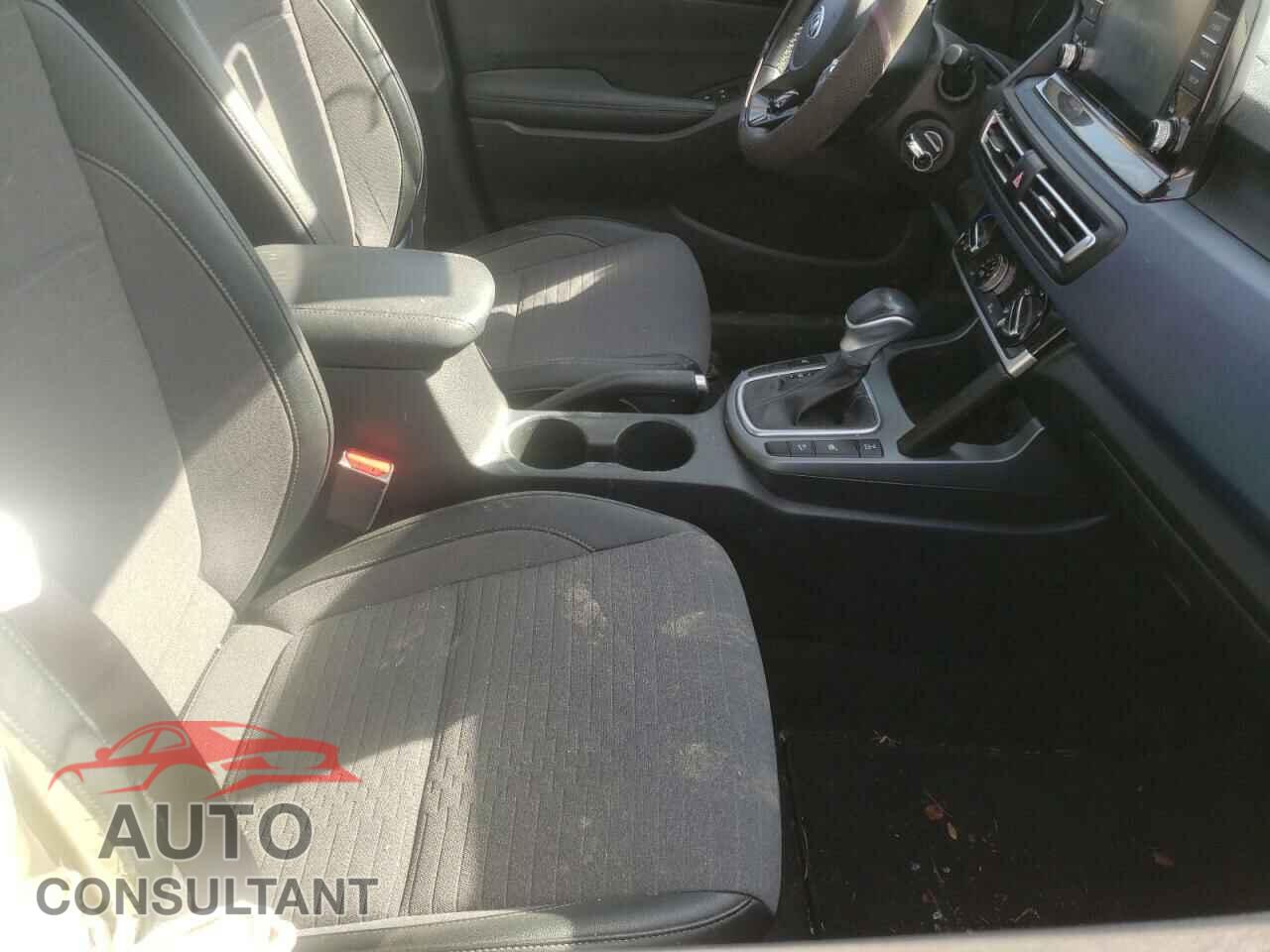 KIA SELTOS 2021 - KNDEUCAA8M7048538