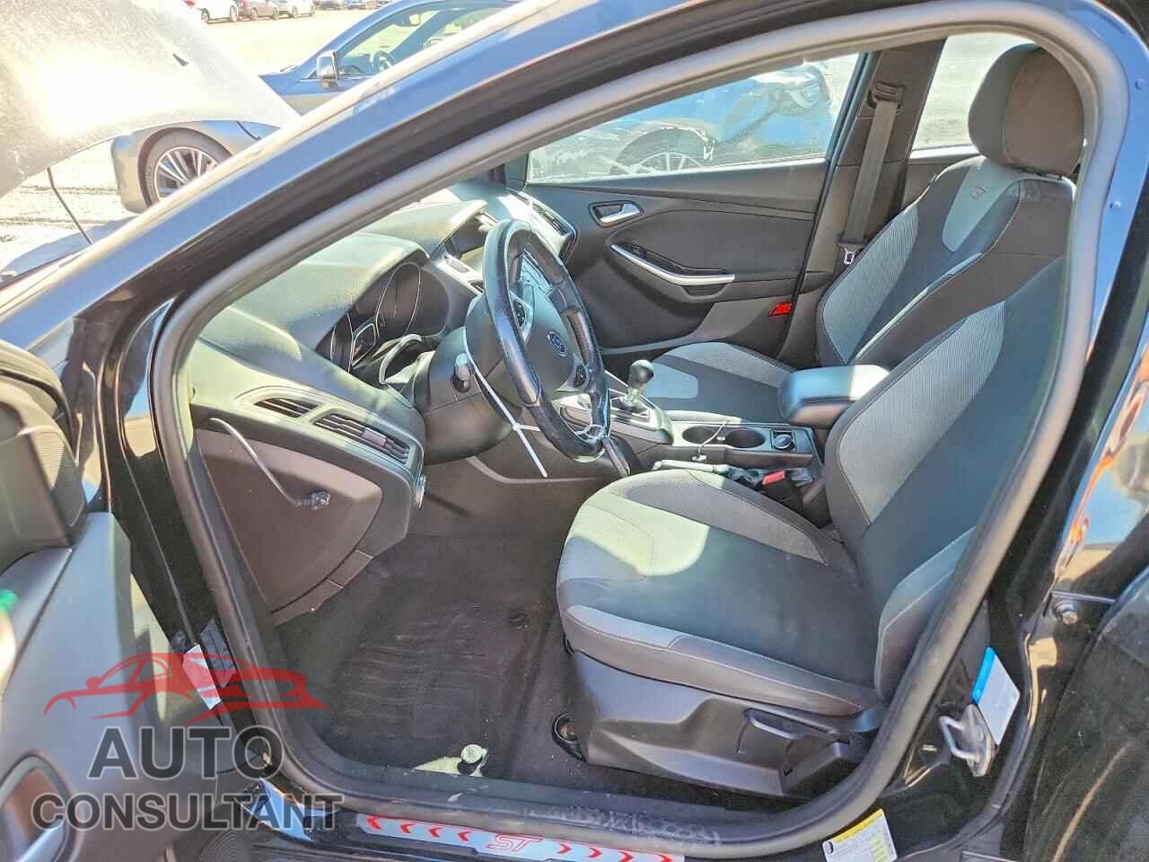 FORD FOCUS 2014 - 1FADP3L90EL258233