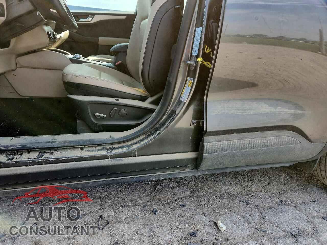 FORD ESCAPE 2020 - 1FMCU0H69LUA98609