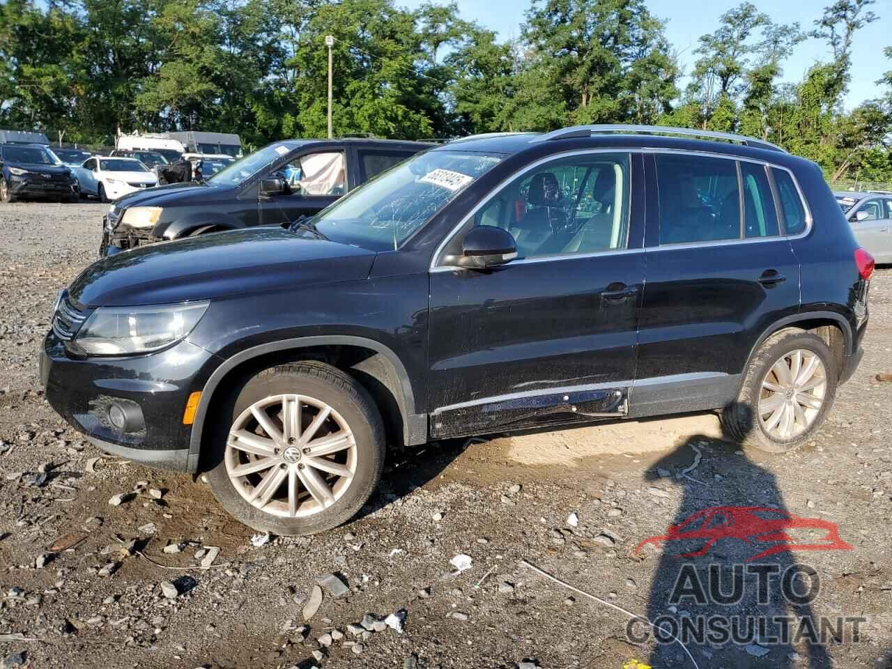 VOLKSWAGEN TIGUAN 2015 - WVGBV7AX8FW557402
