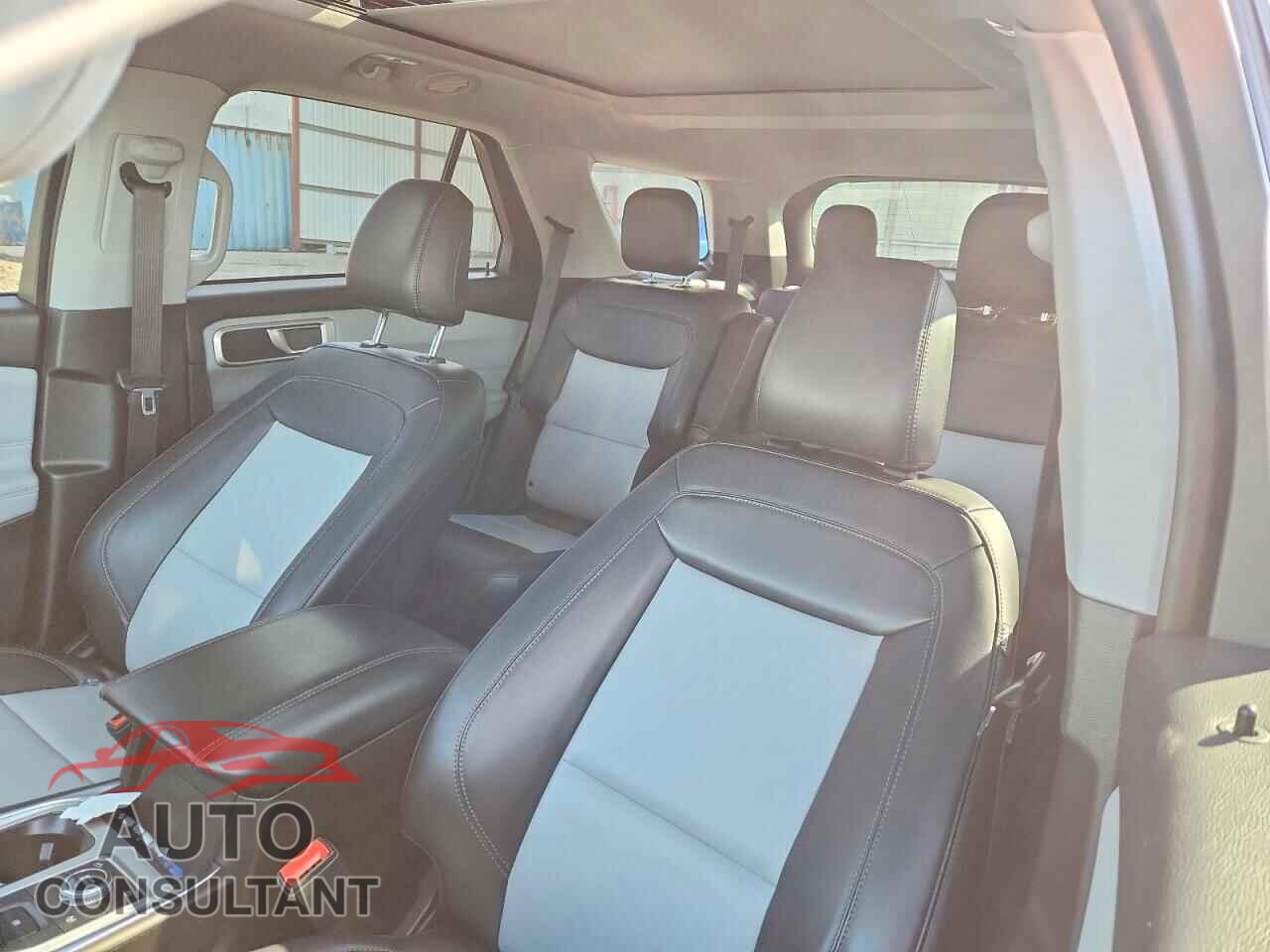 FORD EXPLORER 2023 - 1FMSK8DH8PGB79063