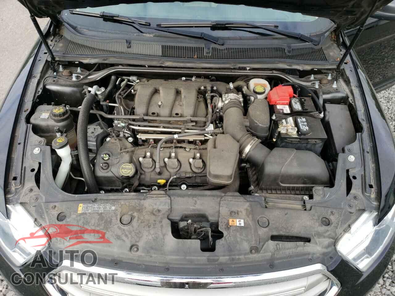 FORD TAURUS 2018 - 1FAHP2D82JG118866