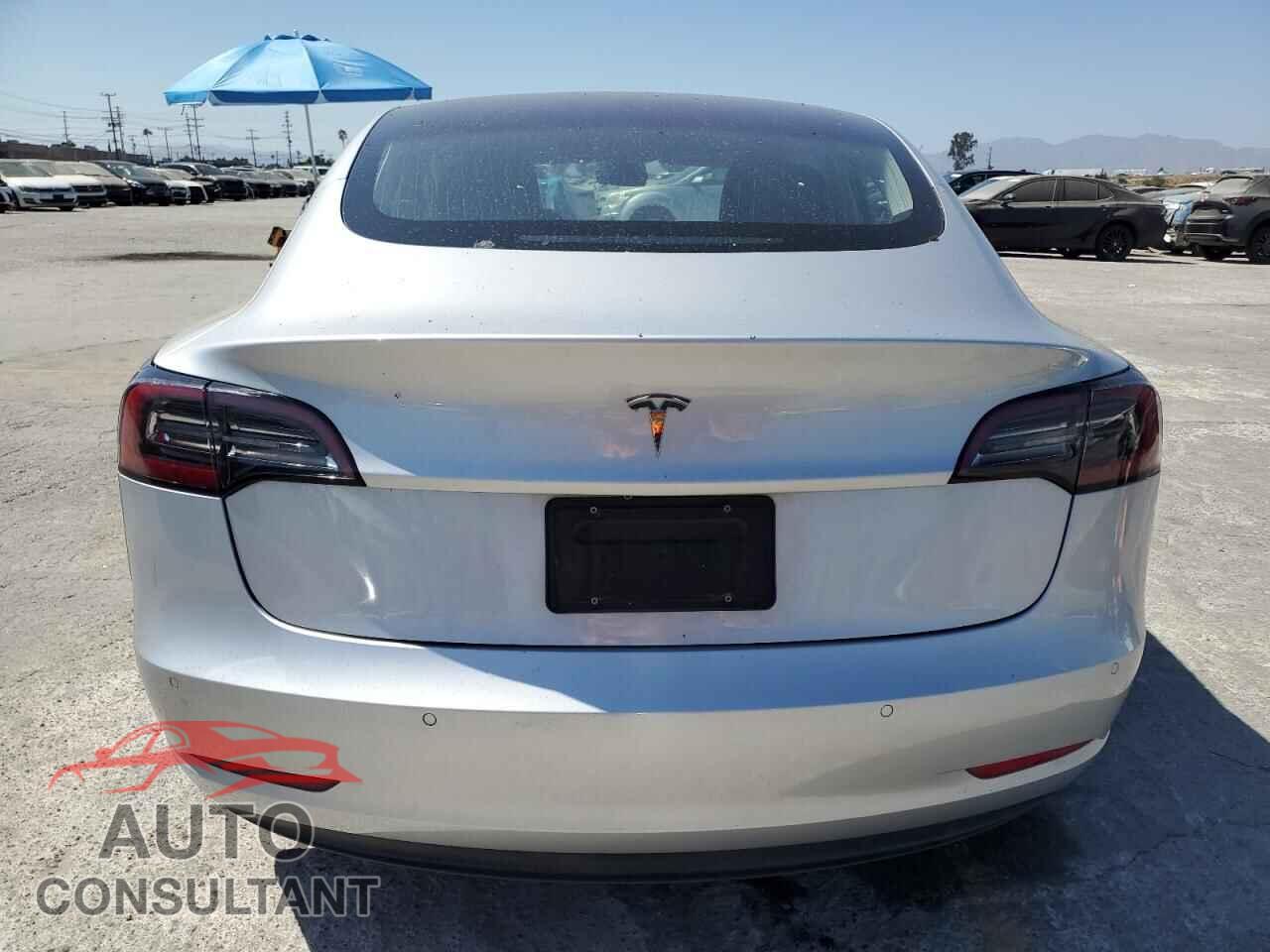 TESLA MODEL 3 2018 - 5YJ3E1EA1JF037387