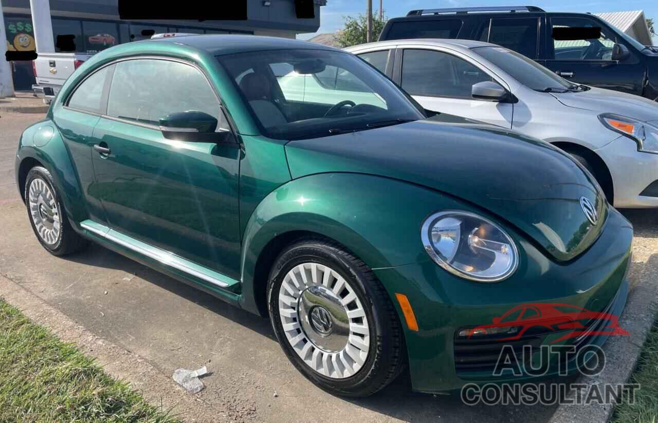 VOLKSWAGEN BEETLE 2017 - 3VWF17AT1HM624095