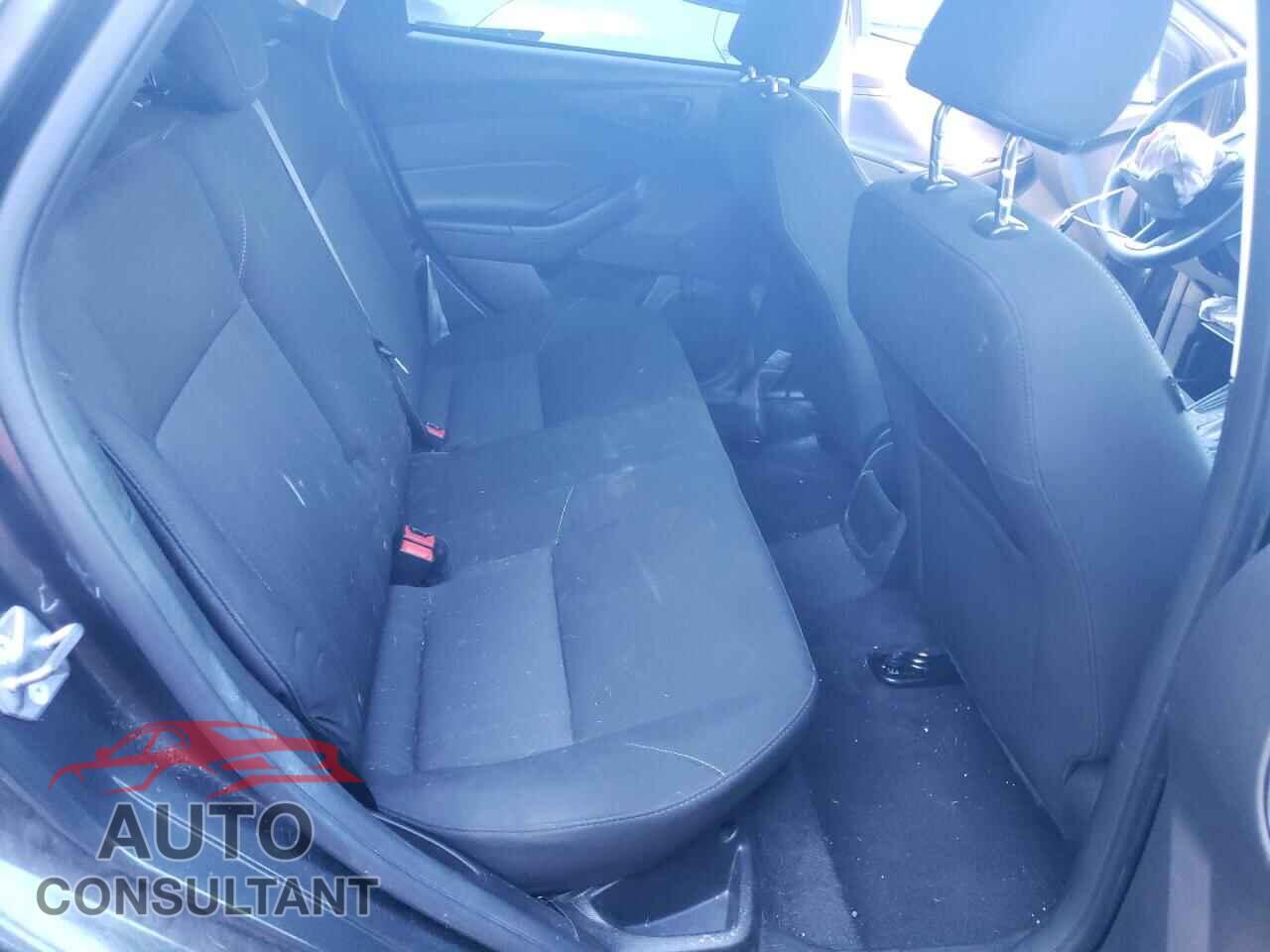 FORD FOCUS 2017 - 1FADP3E29HL325187