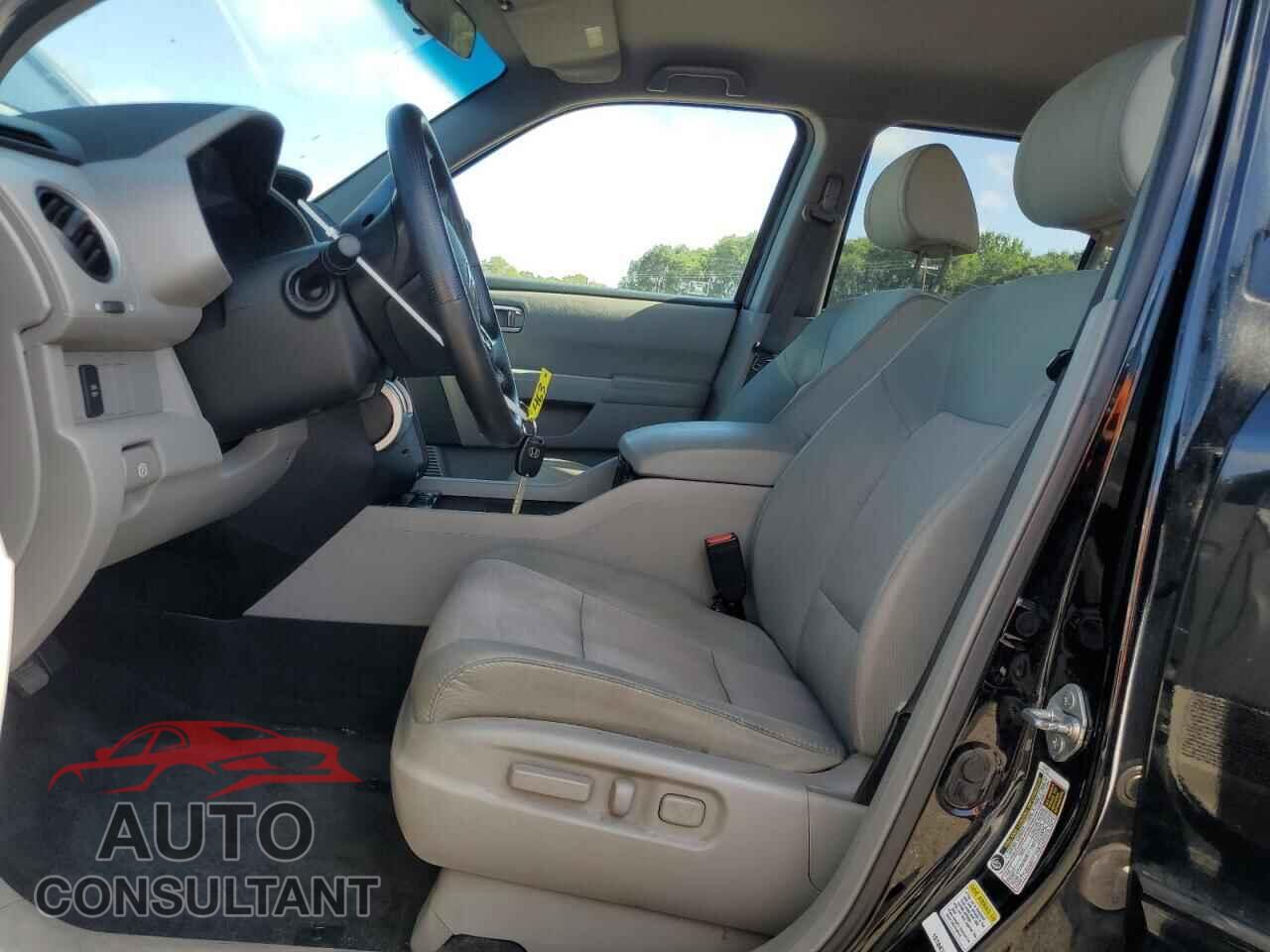 HONDA PILOT 2011 - 5FNYF4H43BB065560
