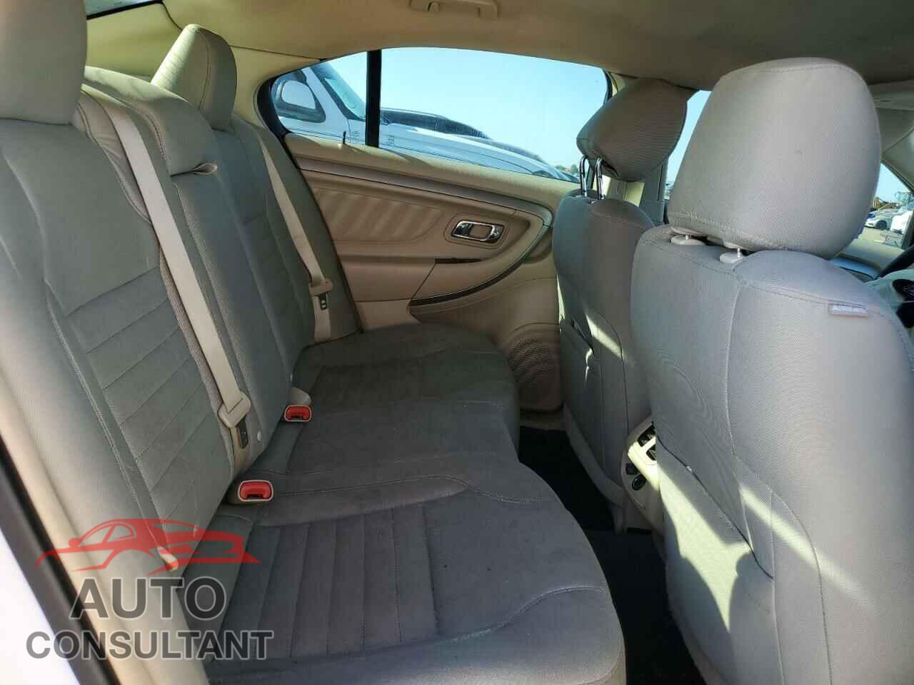 FORD TAURUS 2017 - 1FAHP2D86HG143103