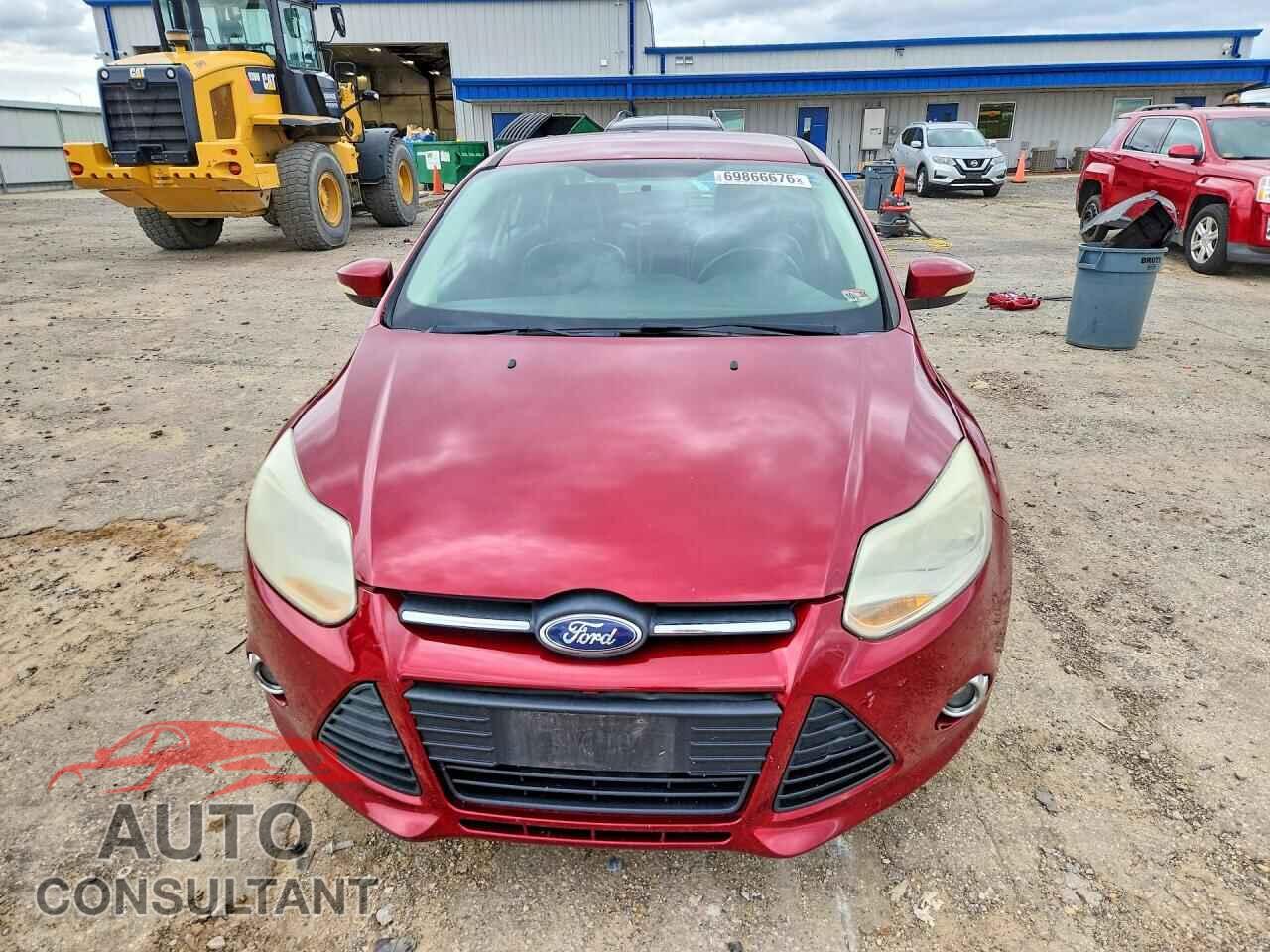 FORD FOCUS 2014 - 1FADP3F21EL395910