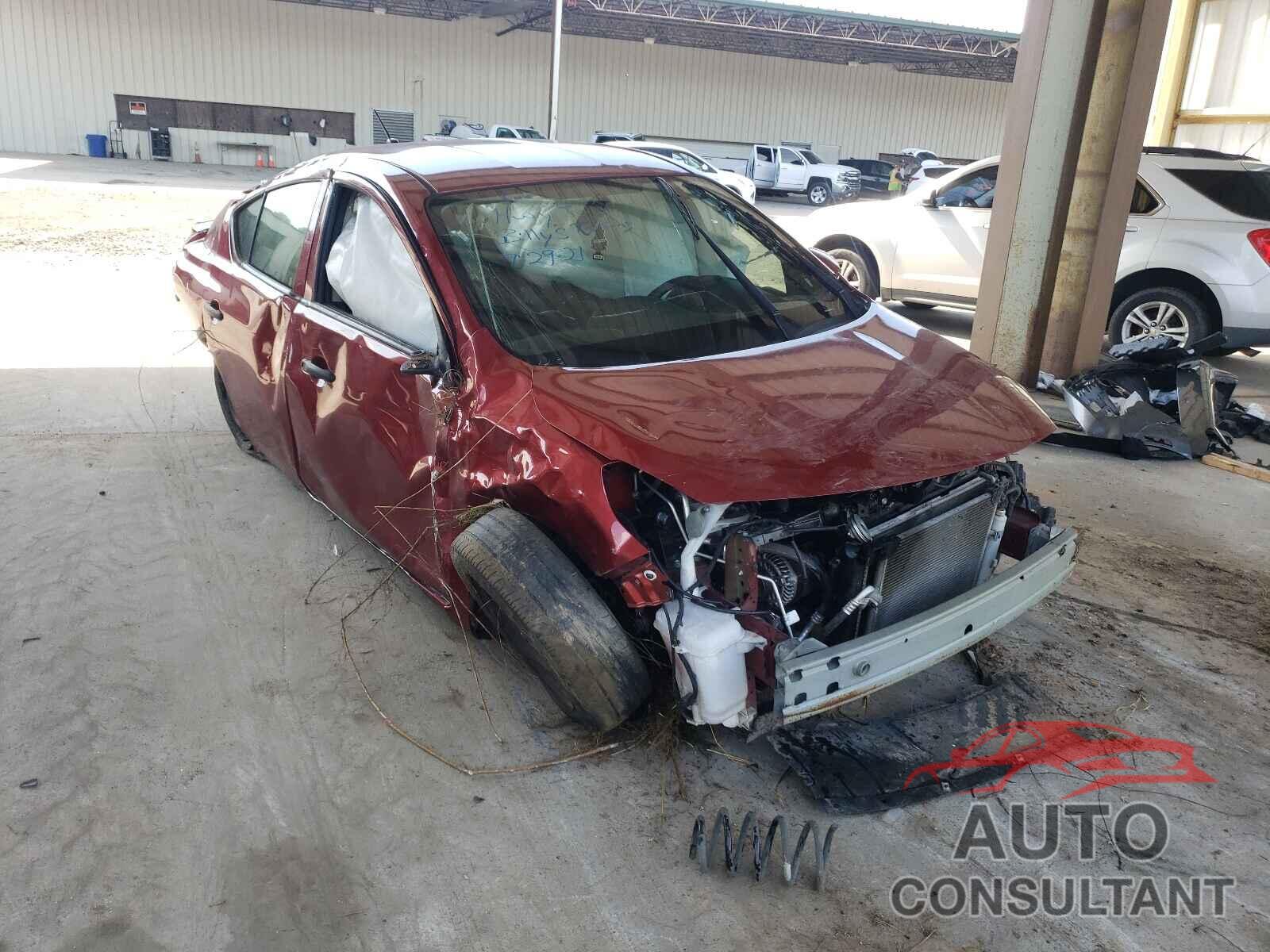 NISSAN VERSA 2018 - 3N1CN7AP1JL853680