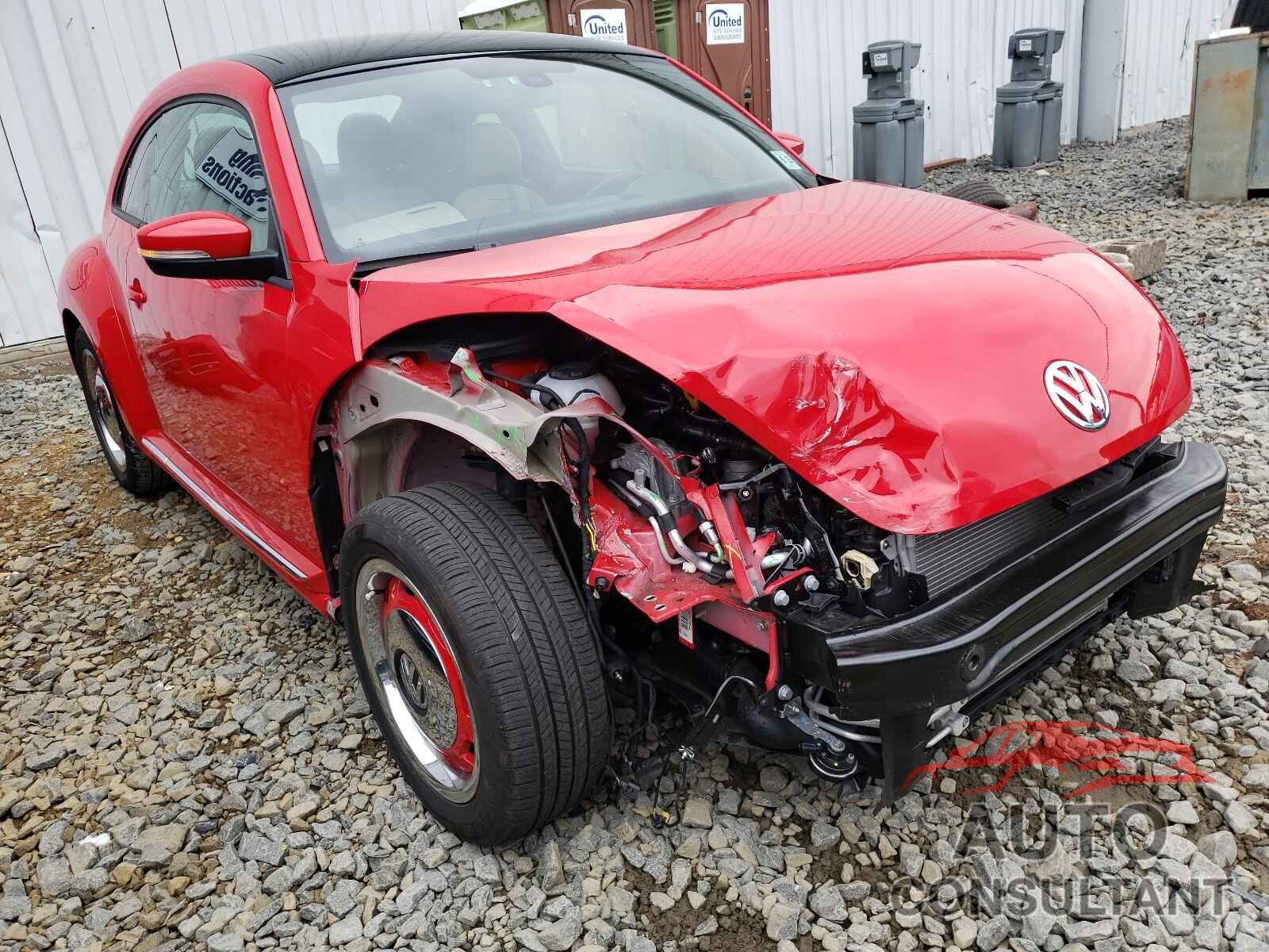 VOLKSWAGEN BEETLE 2018 - 3VWFD7AT5JM704982