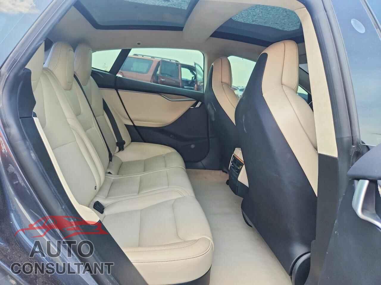 TESLA MODEL S 2018 - 5YJSA1E21JF259251