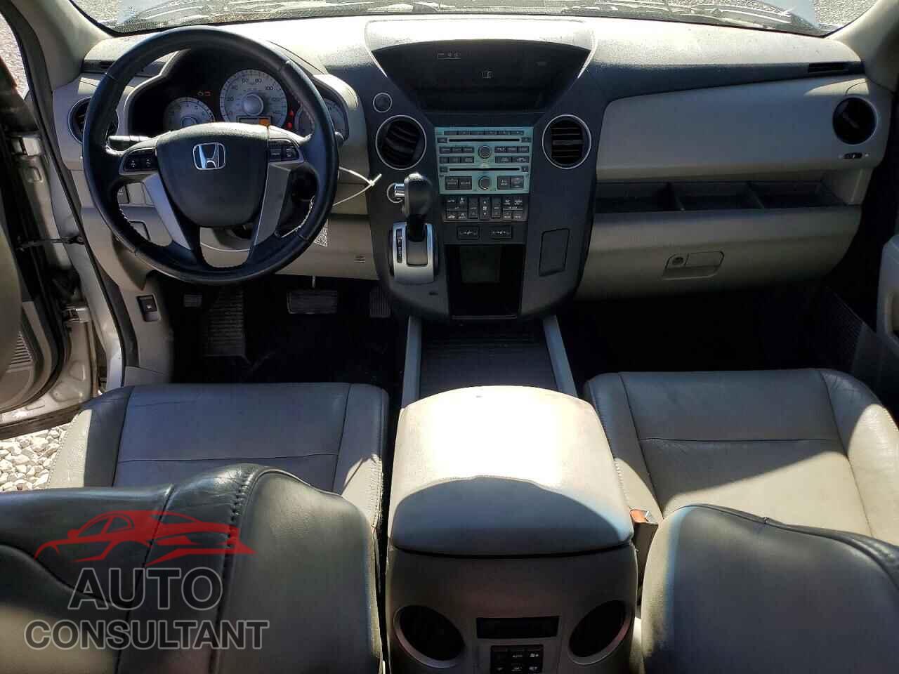 HONDA PILOT 2011 - 5FNYF4H63BB051224