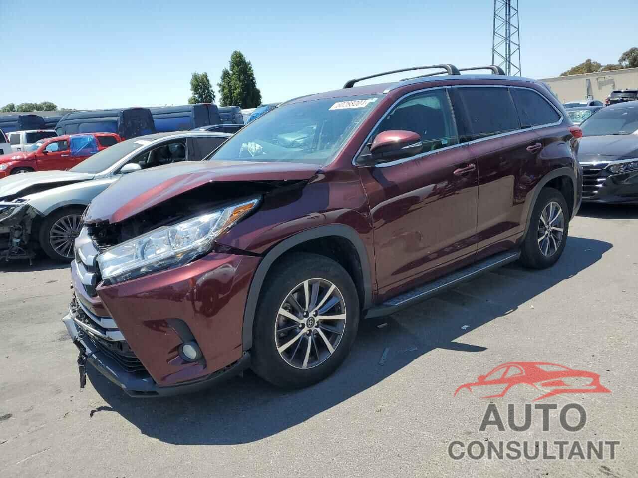 TOYOTA HIGHLANDER 2018 - 5TDKZRFH7JS241777