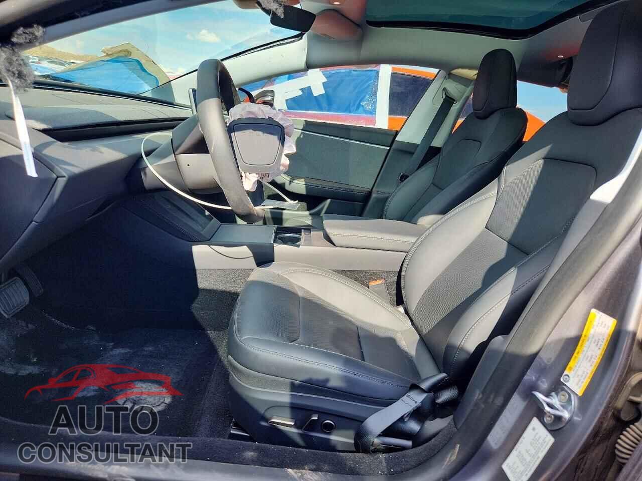 TESLA MODEL 3 2025 - 5YJ3E1EA2SF081058