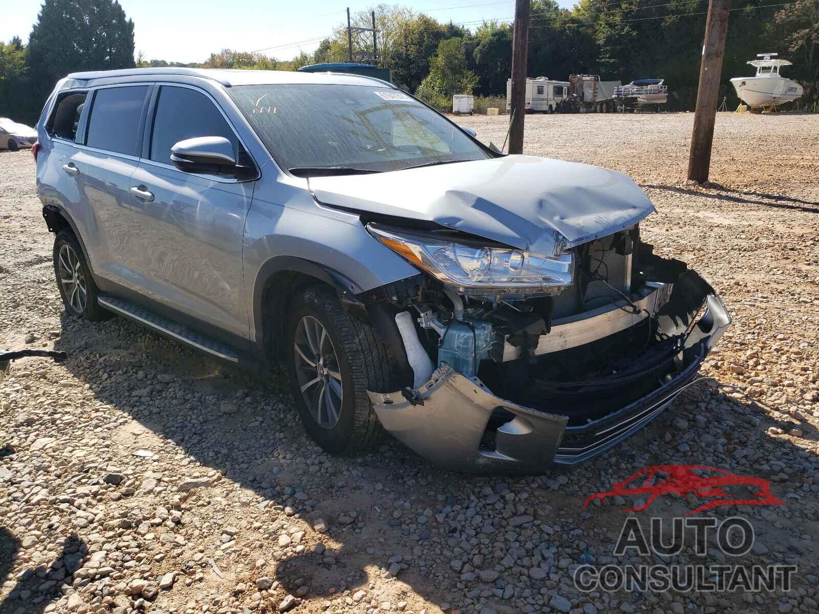 TOYOTA HIGHLANDER 2019 - 5TDKZRFH0KS570256