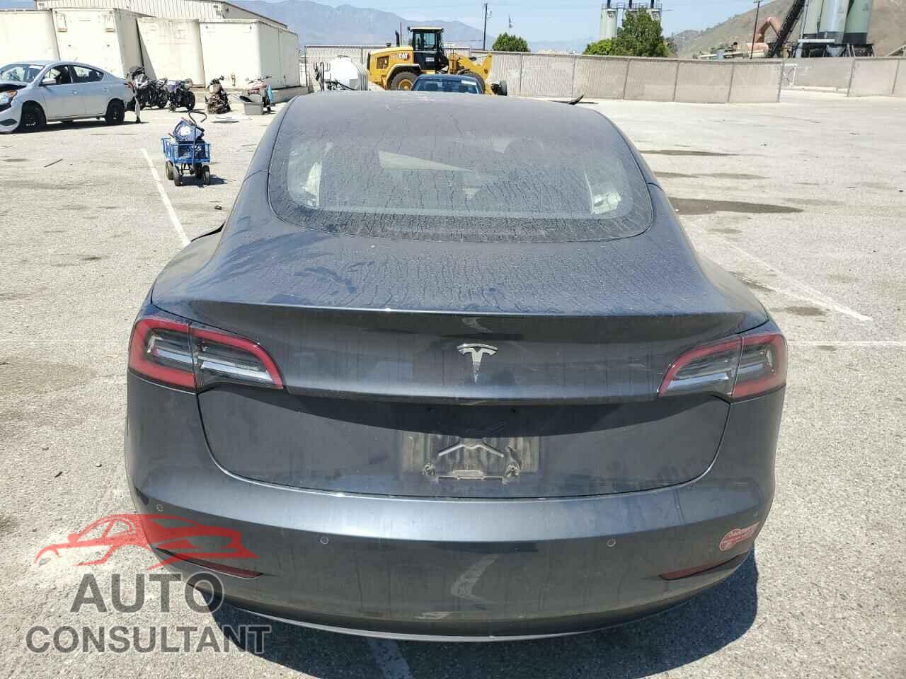TESLA MODEL 3 2018 - 5YJ3E1EA1JF005961