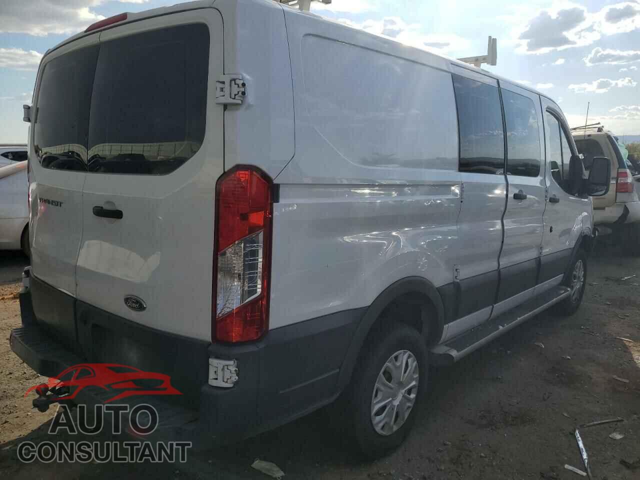 FORD TRANSIT 2016 - 1FTYR1ZM3GKB35864