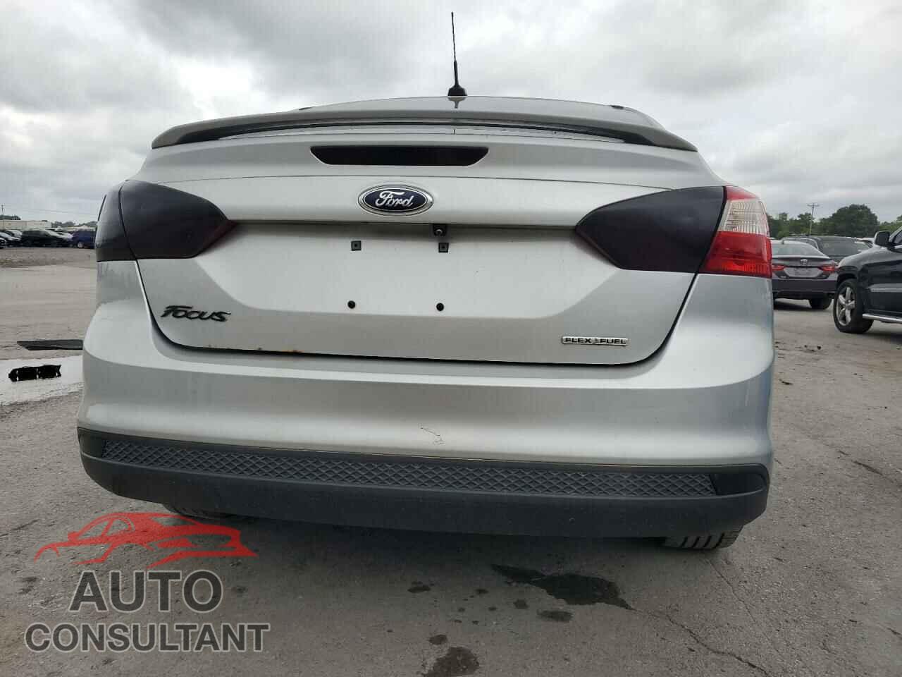 FORD FOCUS 2014 - 1FADP3F23EL228139