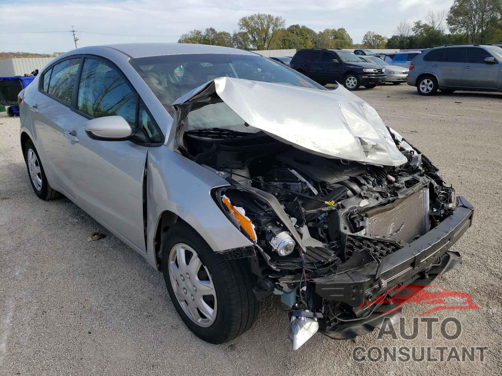 KIA FORTE 2018 - 3KPFK4A77JE259116