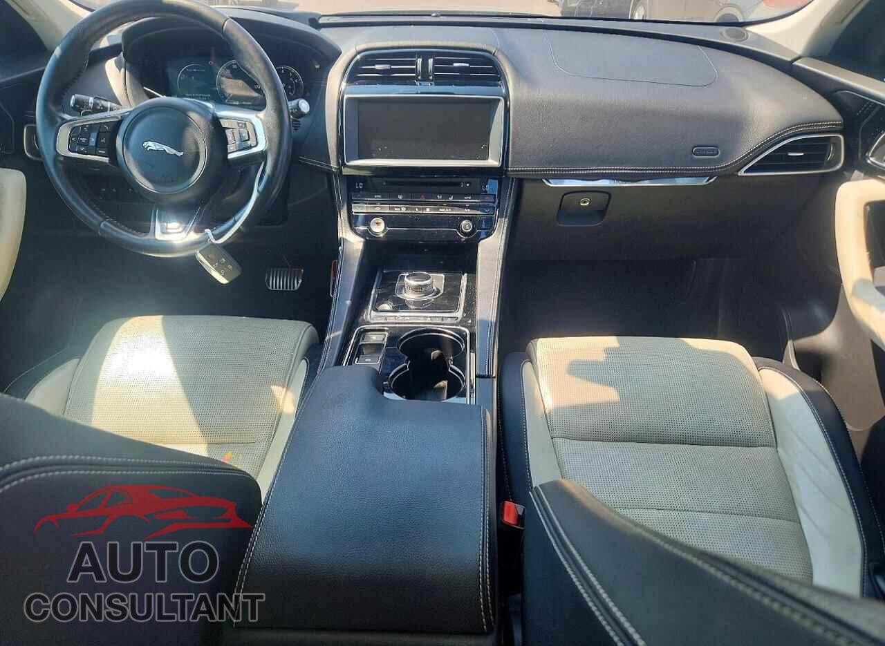 JAGUAR F-PACE 2017 - SADCL2BV6HA048024