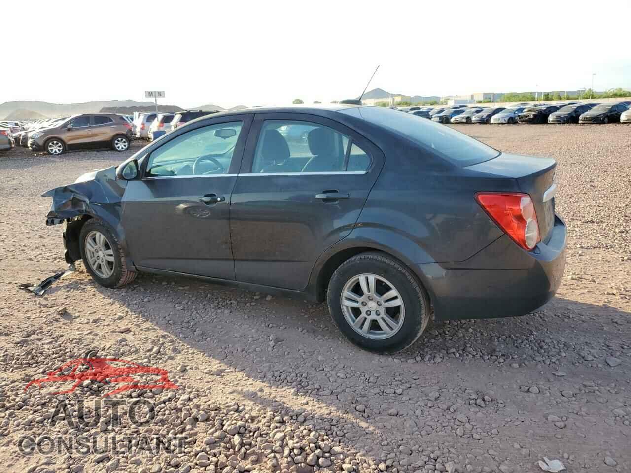 CHEVROLET SONIC 2015 - 1G1JC5SG7F4132086