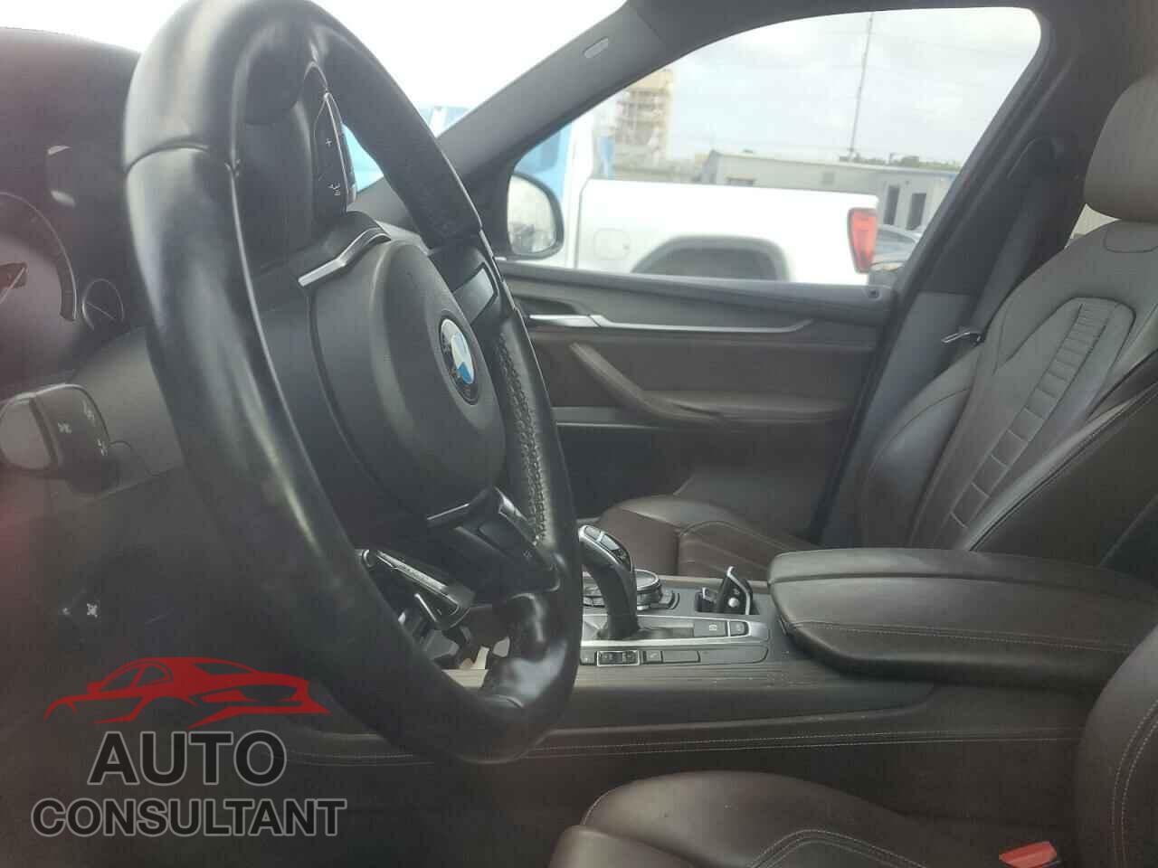 BMW X5 2014 - 5UXKR2C53E0H34304