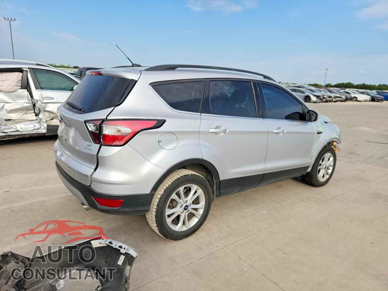 FORD ESCAPE 2018 - 1FMCU0GD3JUC18109