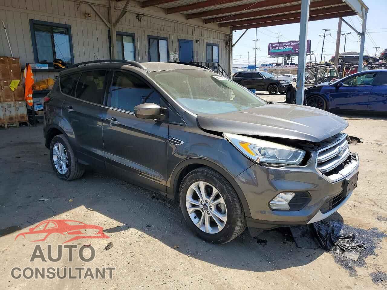 FORD ESCAPE 2017 - 1FMCU0GD5HUC88043