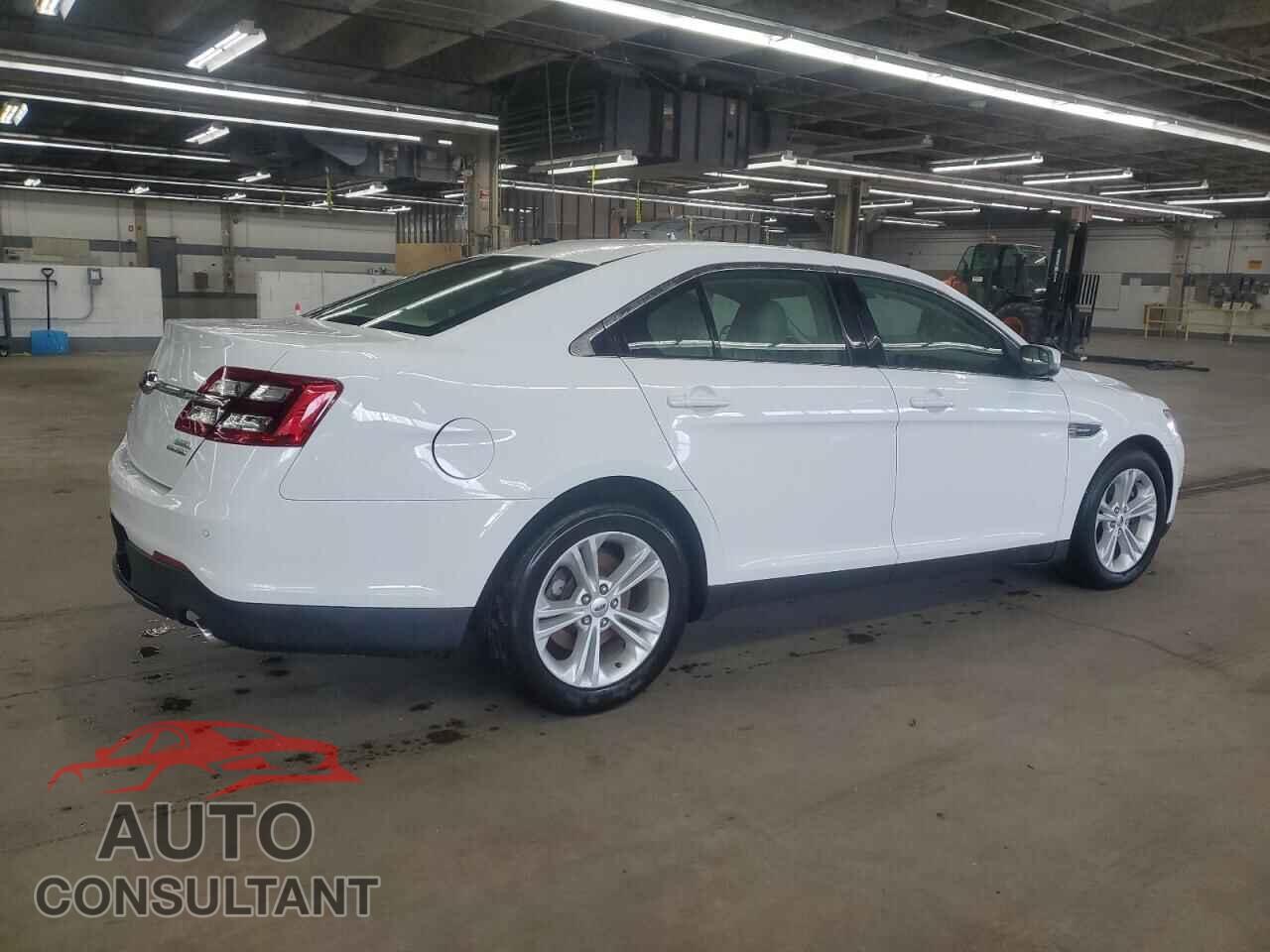 FORD TAURUS 2017 - 1FAHP2E89HG132336