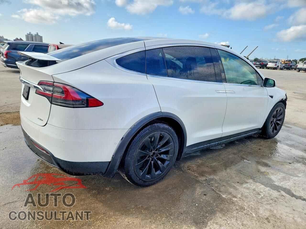 TESLA MODEL X 2018 - 5YJXCDE27JF088765