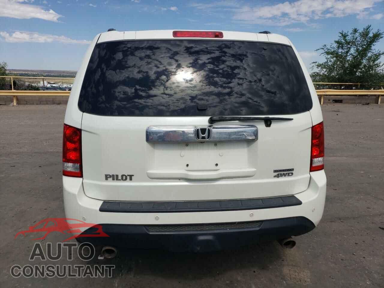 HONDA PILOT 2015 - 5FNYF4H95FB036935