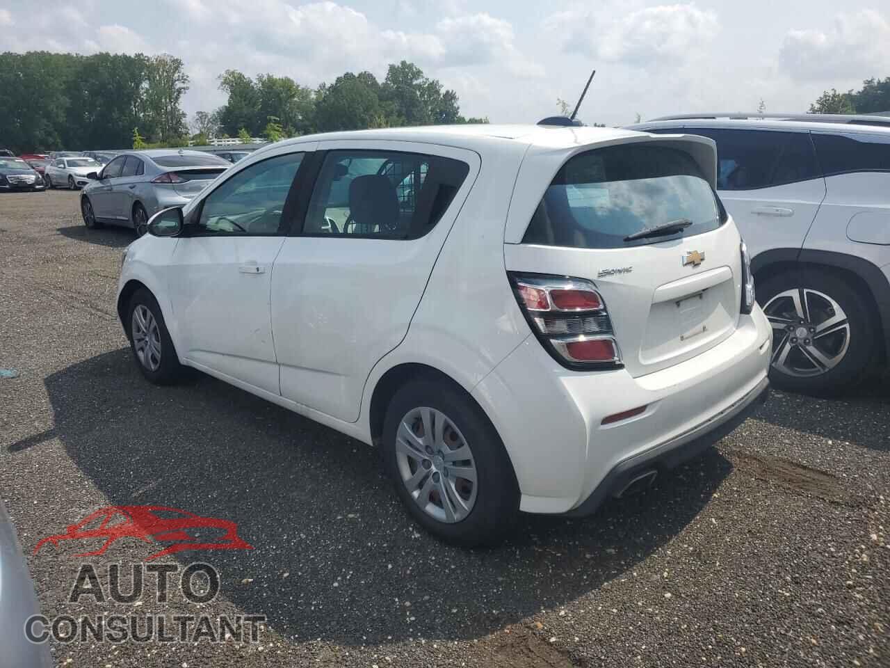 CHEVROLET SONIC 2017 - 1G1JG6SH0H4138558