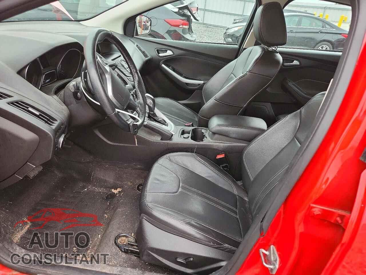FORD FOCUS 2014 - 1FADP3F2XEL318176