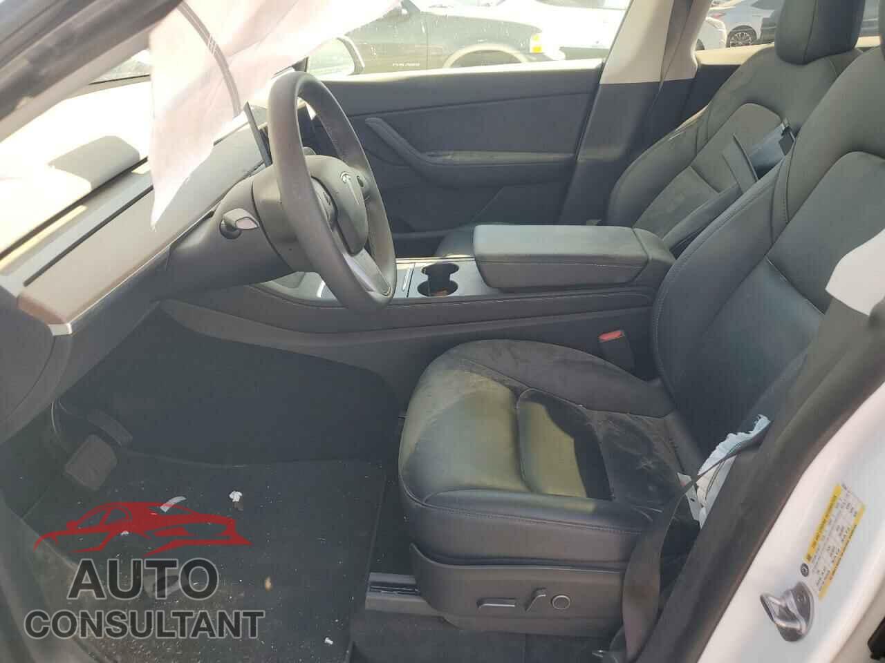TESLA MODEL Y 2021 - 5YJYGDEE9MF182394
