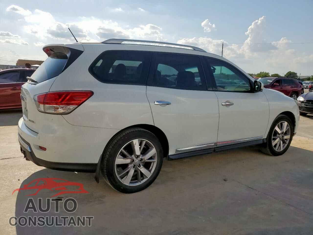 NISSAN PATHFINDER 2014 - 5N1AR2MNXEC636633