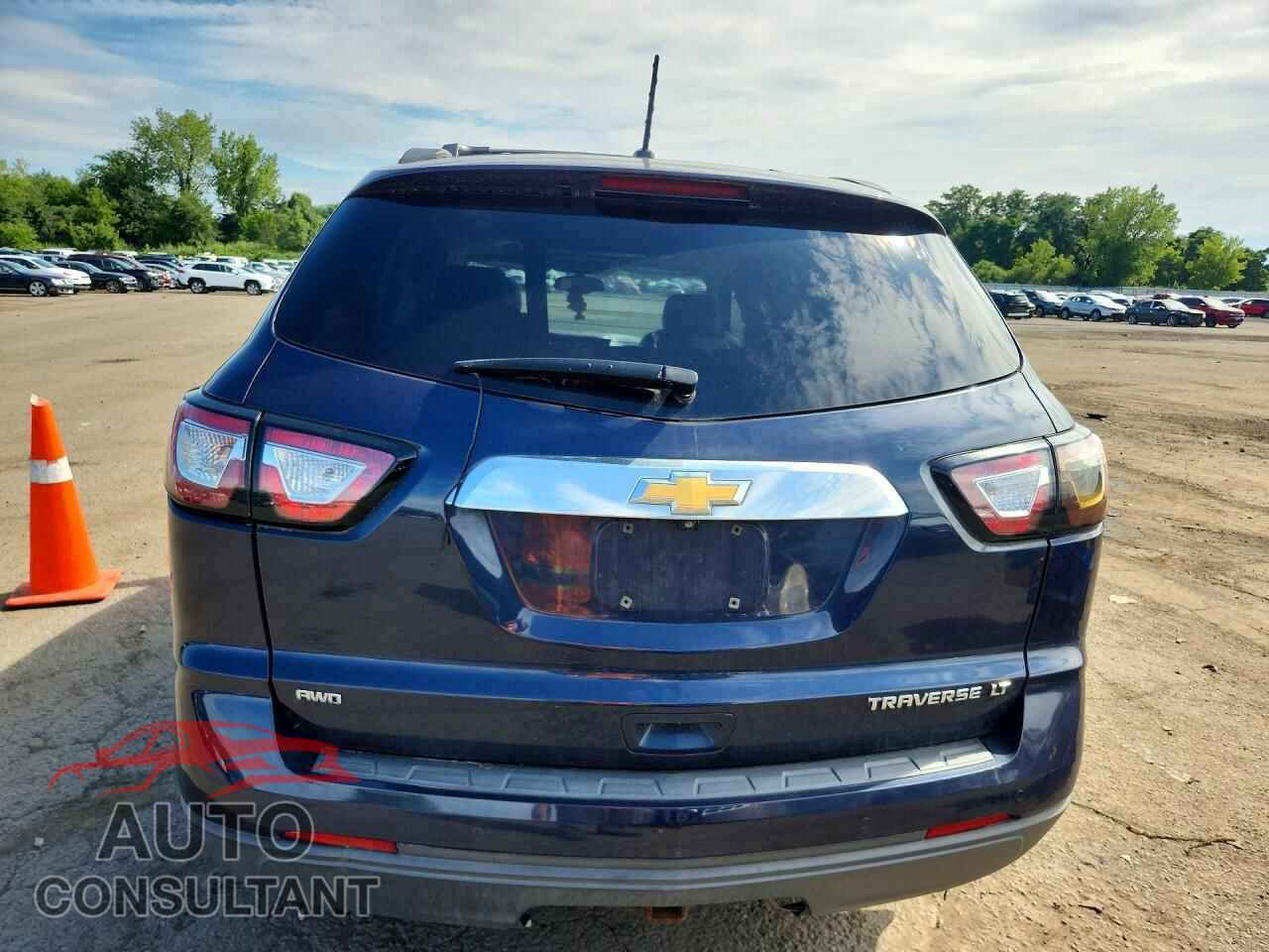 CHEVROLET TRAVERSE 2015 - 1GNKVHKD6FJ121716