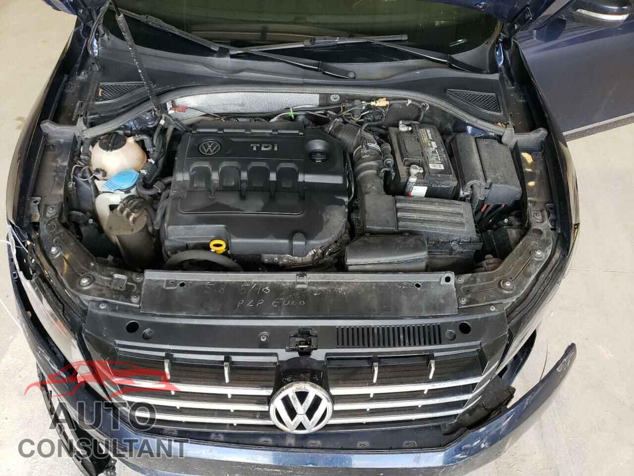 VOLKSWAGEN PASSAT 2015 - 1VWCV7A39FC077972