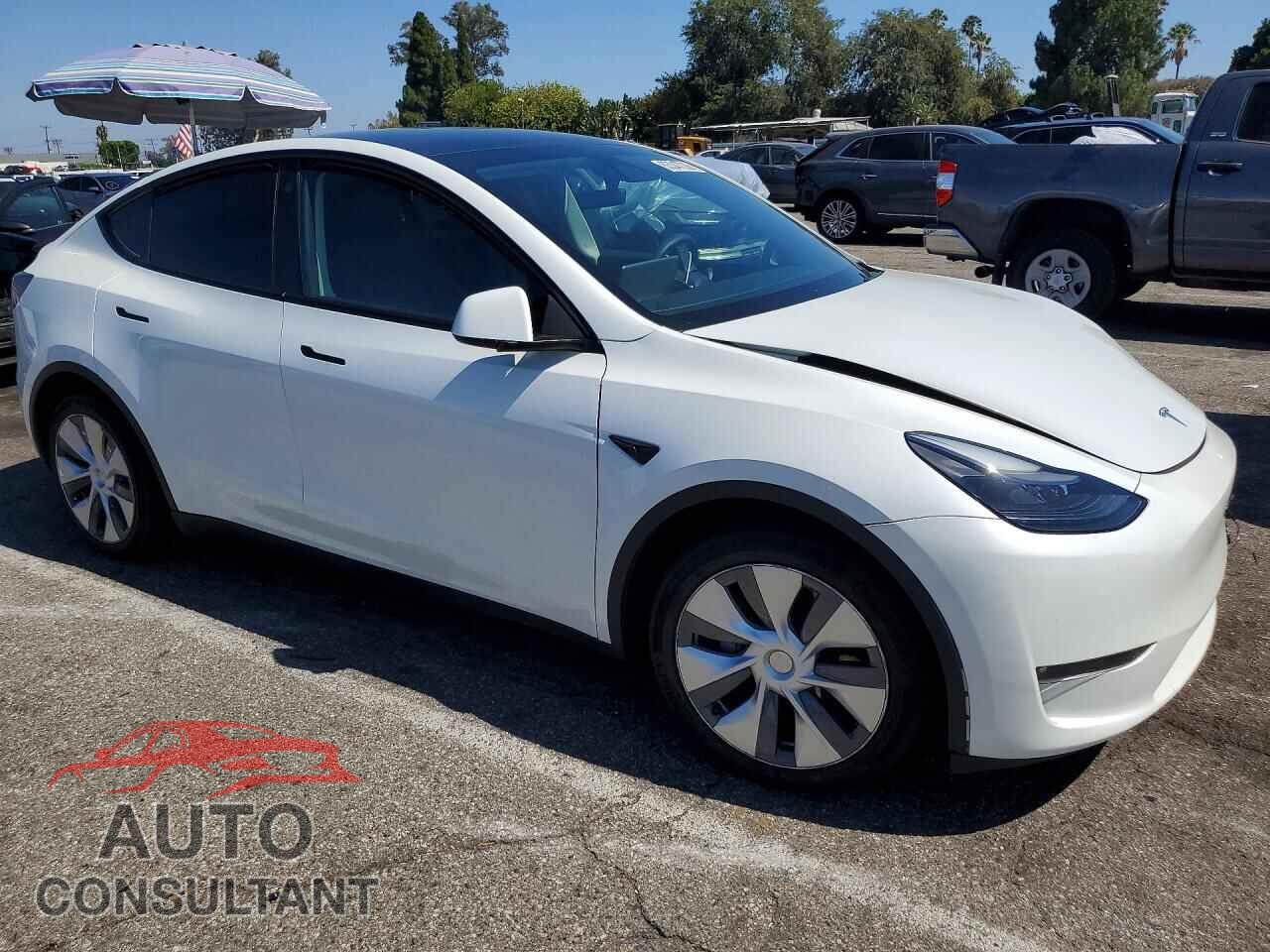 TESLA MODEL Y 2023 - 7SAYGAEEXPF744678
