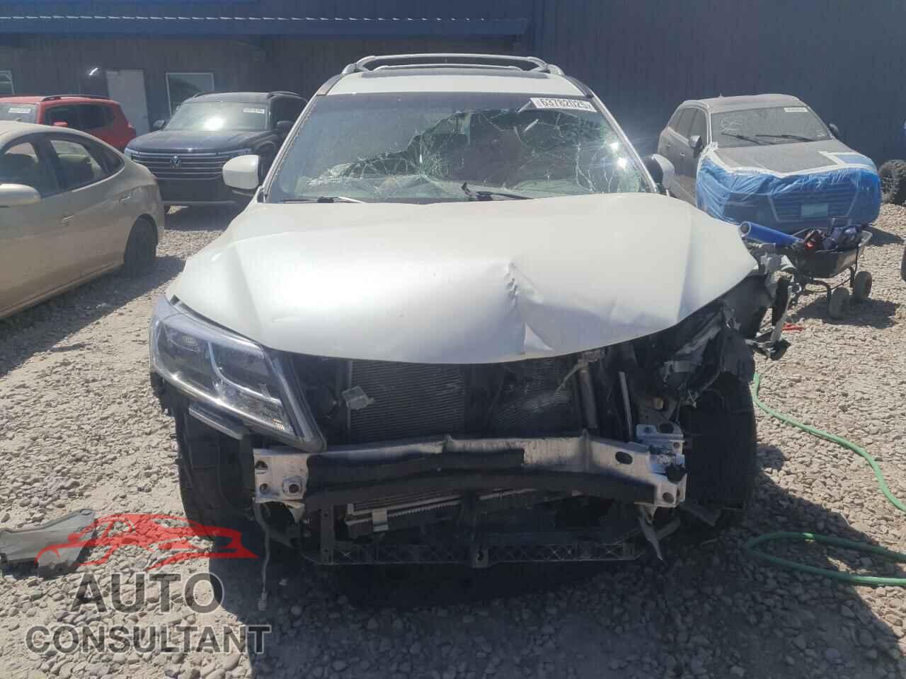 NISSAN PATHFINDER 2015 - 5N1AR2MM0FC639727