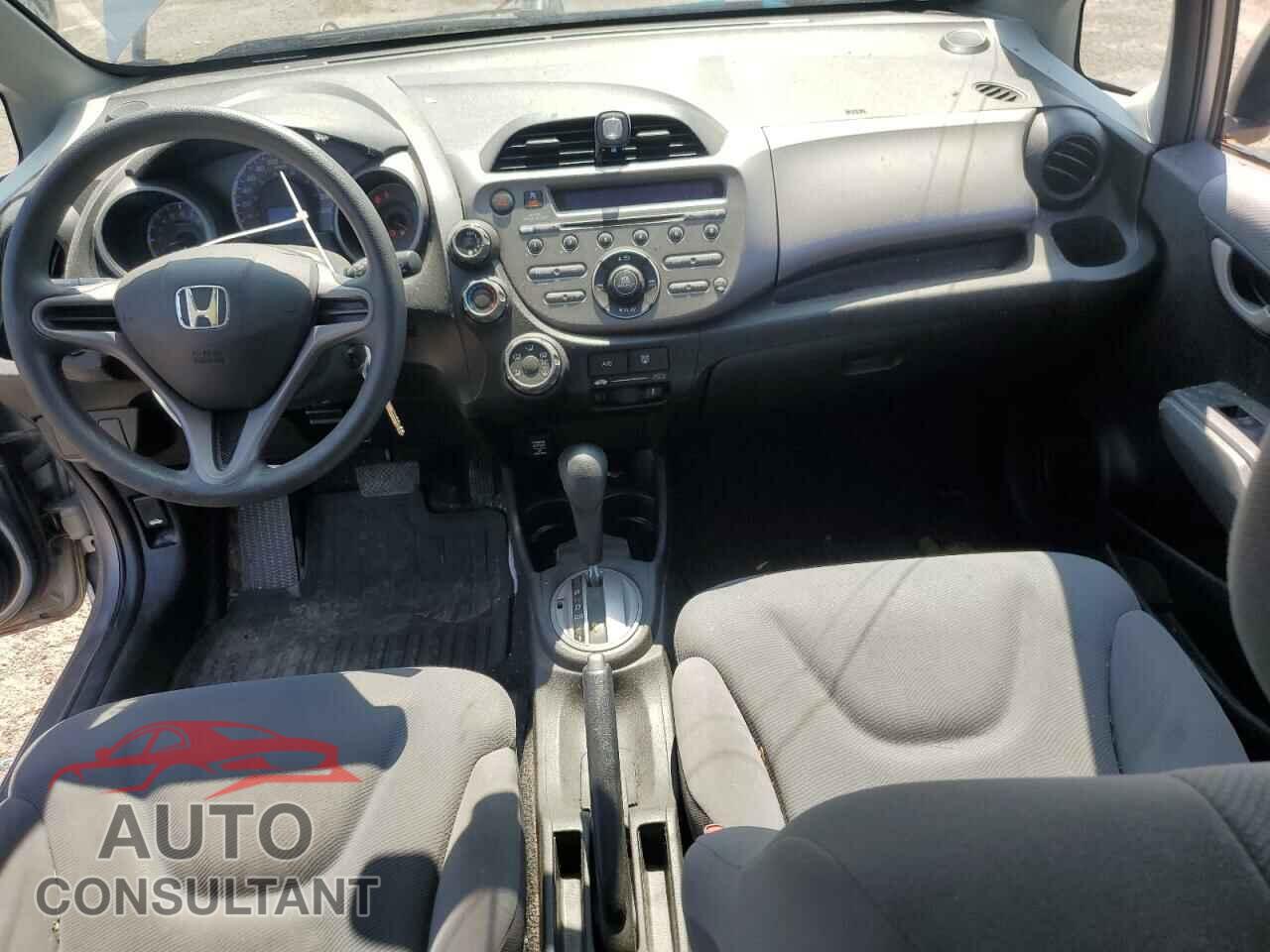 HONDA FIT 2010 - JHMGE8H33AC805499