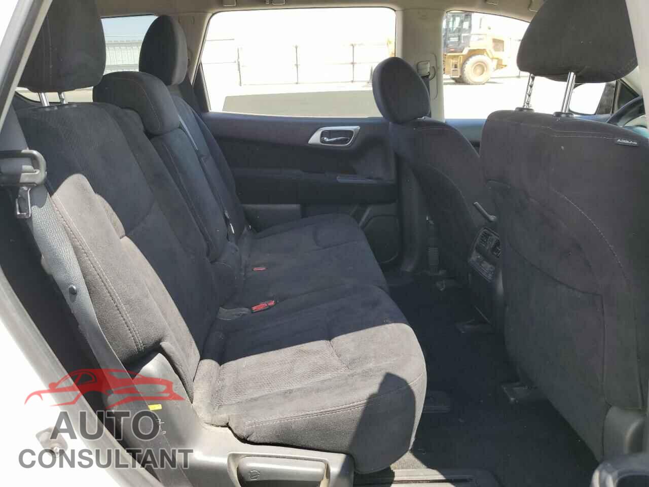 NISSAN PATHFINDER 2015 - 5N1AR2MN5FC660761