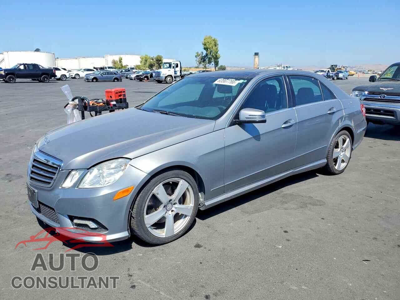 MERCEDES-BENZ E-CLASS 2011 - WDDHF5GB9BA361252