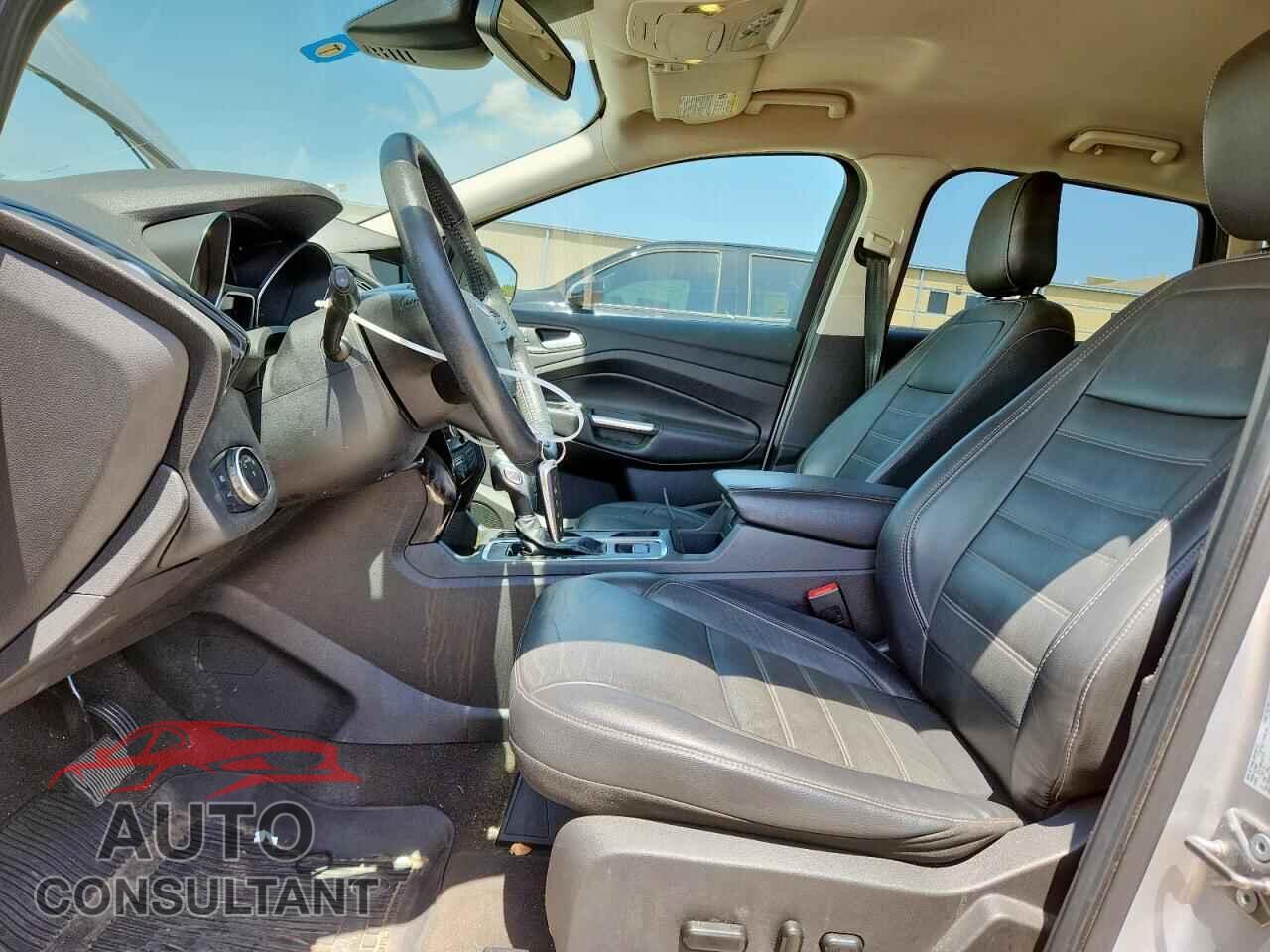 FORD ESCAPE 2018 - 1FMCU9J94JUB30291