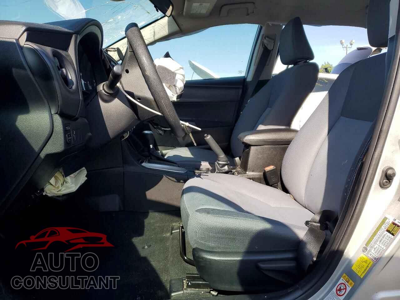TOYOTA COROLLA 2017 - 5YFBURHEXHP713152