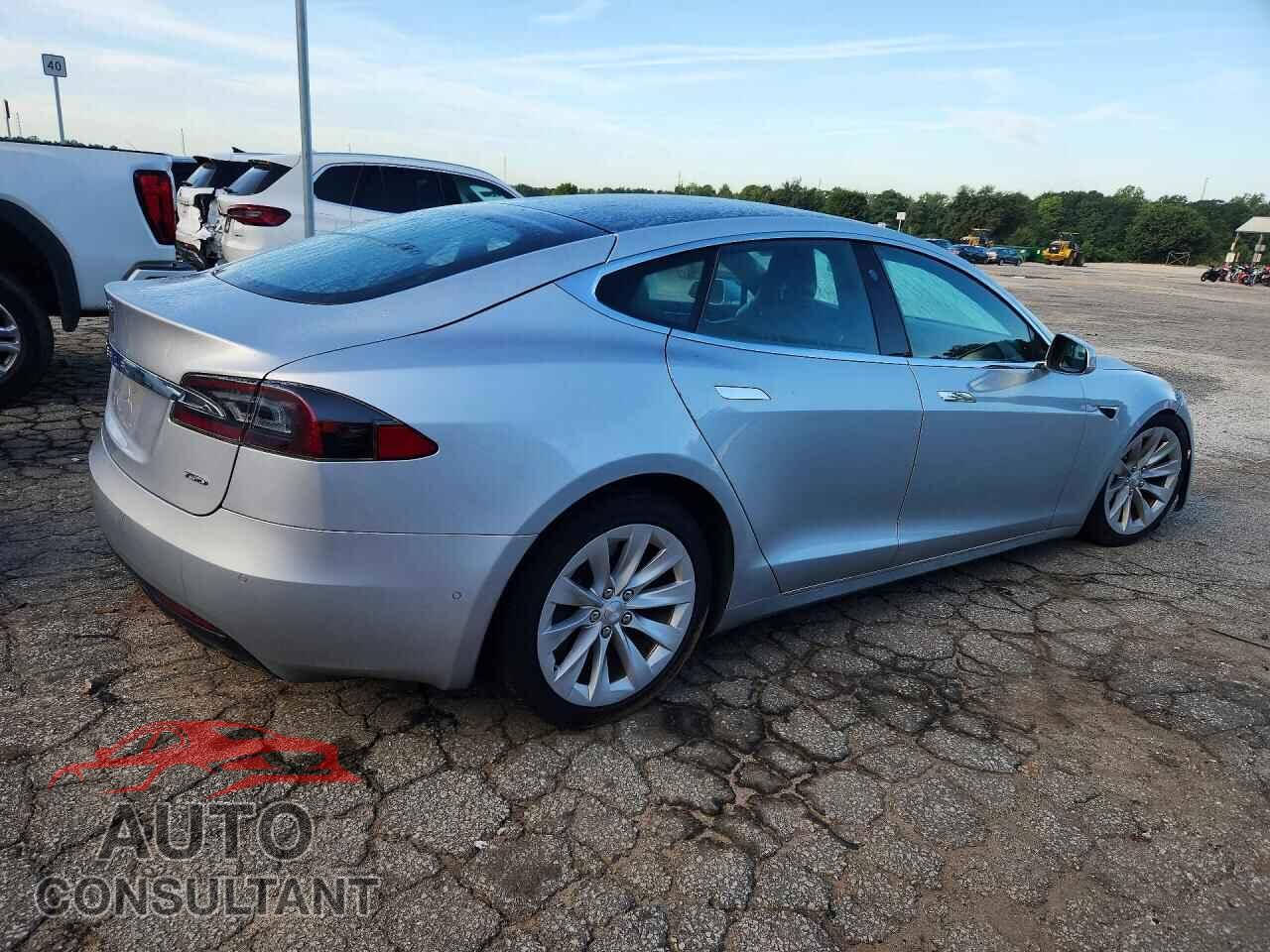 TESLA MODEL S 2017 - 5YJSA1E26HF207009