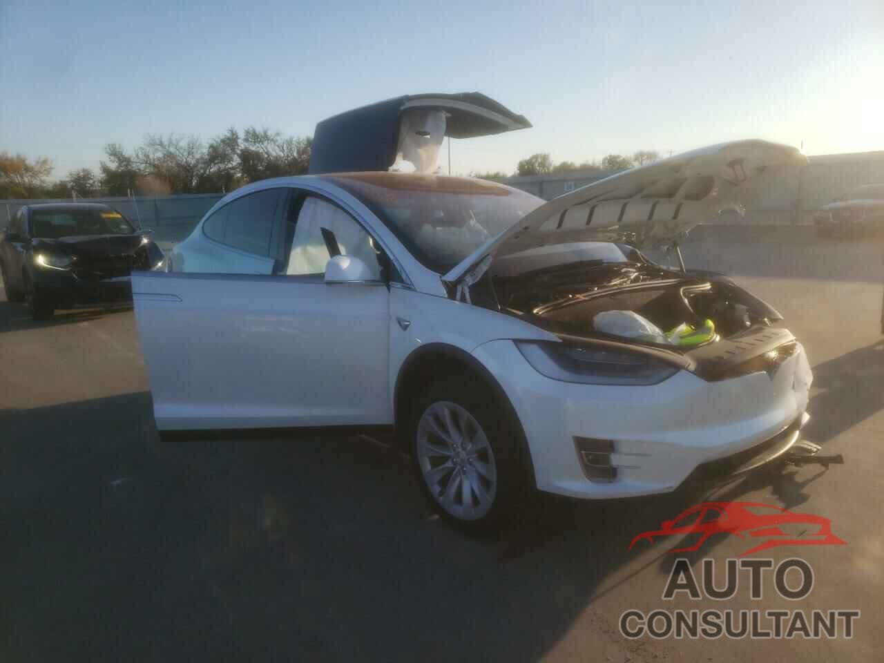 TESLA MODEL X 2020 - 5YJXCBE24LF233901