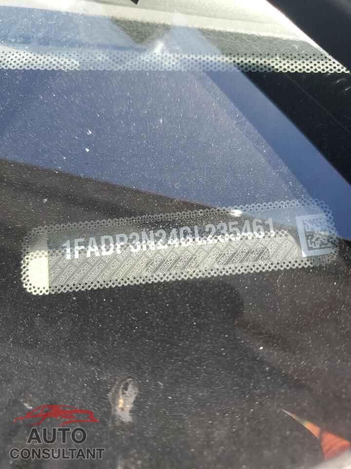 FORD FOCUS 2016 - 1FADP3N24GL235461